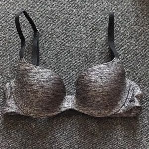Victoria’s Secret PINK lightly lined campus bra
